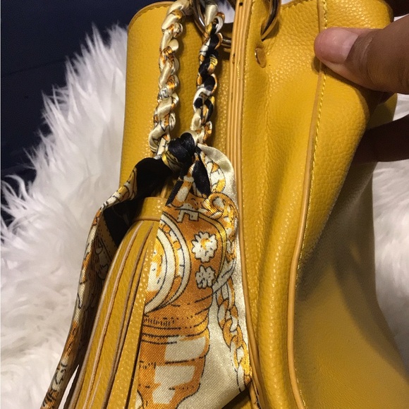 Mustard Yellow Leather Handbag - Picture 8 of 9